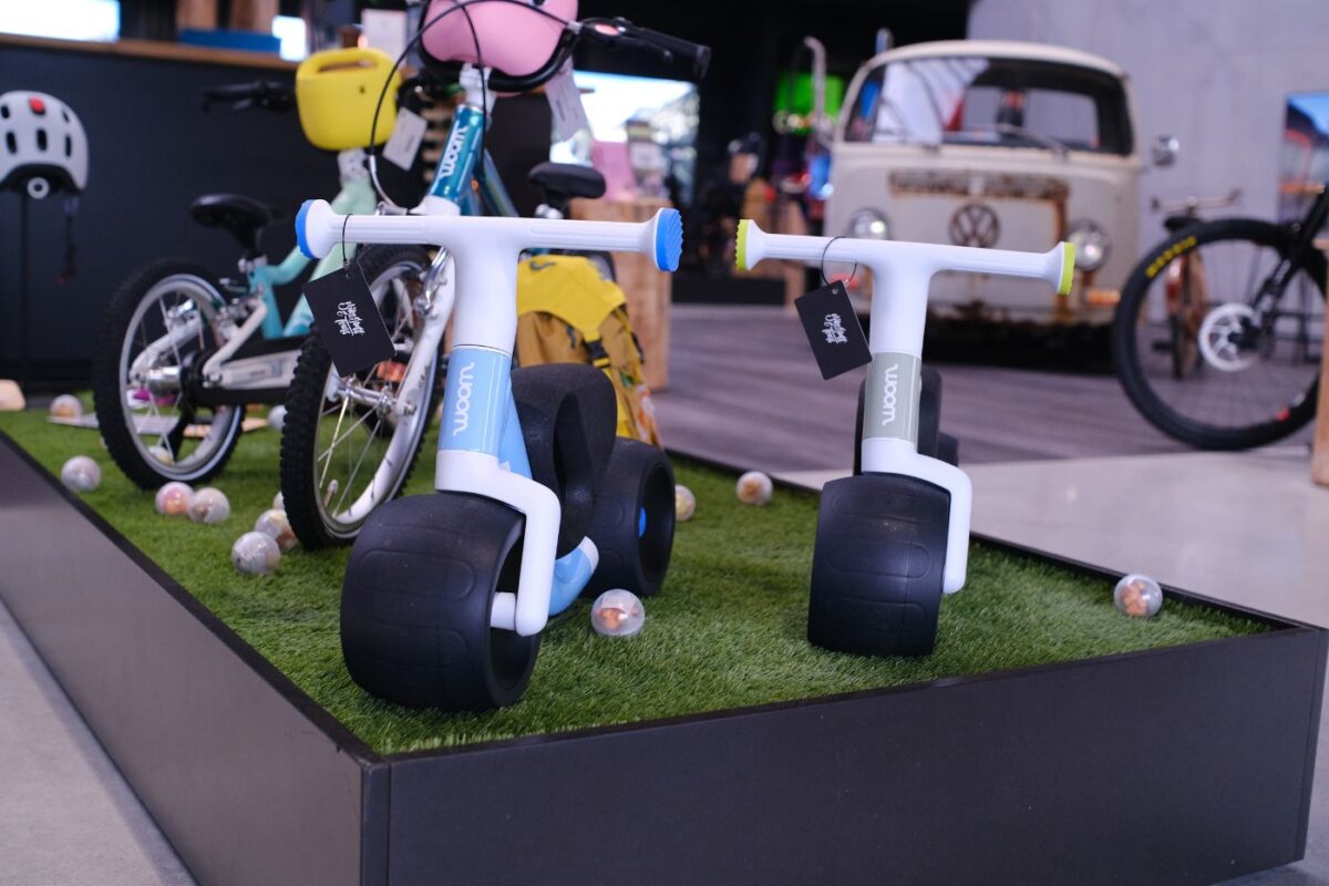 woom WOW Bike Stuff woom WOW Bike Stuff hero