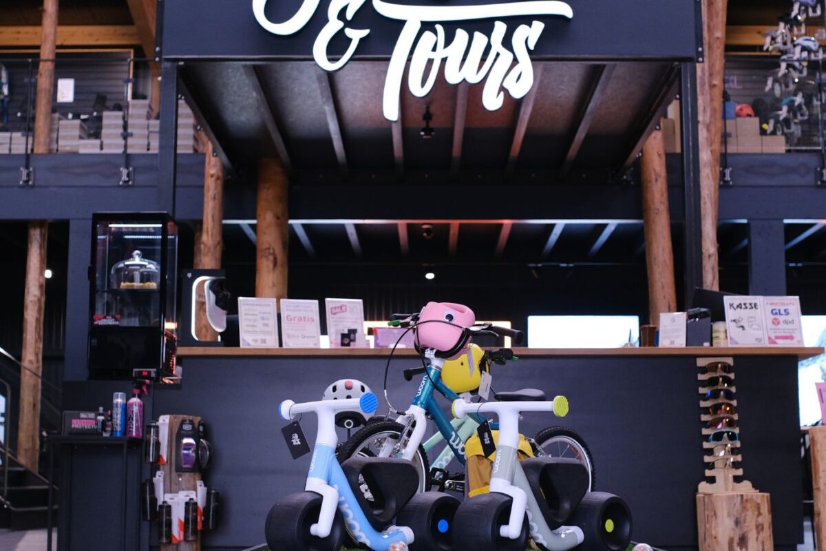 woom WOW Bike Stuff hero (6) woom WOW Bike Stuff hero